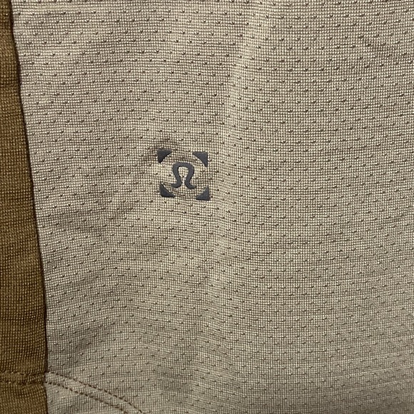 Men lululemon shirt - Picture 5 of 6